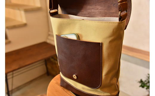 近江牛レザーと地産帆布で作ったショルダーバッグ　ダー