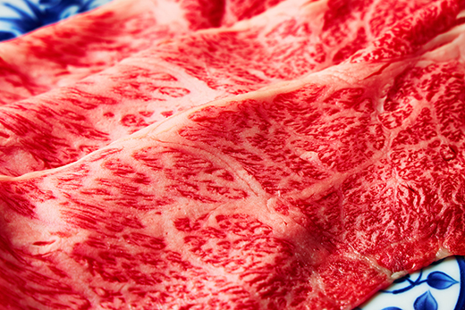 A5等級 未経産雌限定 特撰近江牛肩ロース すきやき 500g【FO14