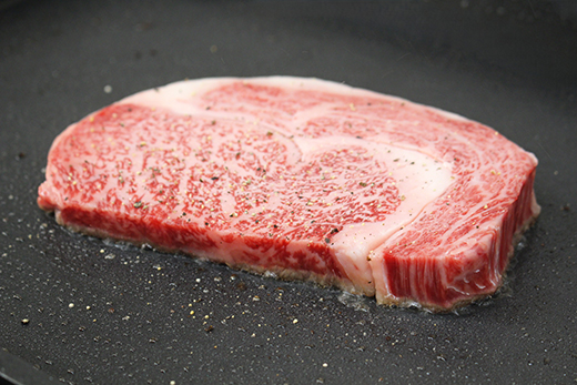 極上近江牛リブロースステーキ（厚めカット）(600g)【CB29W】