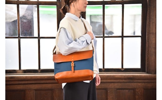 近江牛レザーと地産帆布で作ったショルダーバッグ　びわ