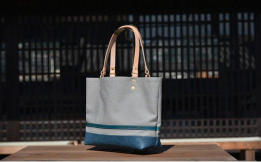 岡喜近江牛レザーと帆布のトートバッグ　グレー（琵琶湖