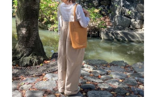 【八幡レザー 】バケツ型バッグ（キャメル）【DP05W】