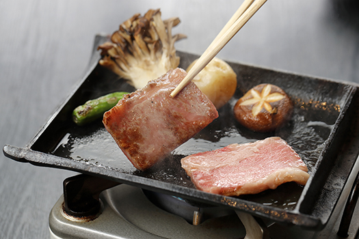 【森村商会】近江牛特選焼肉（ロース・バラ）800g【冷凍】