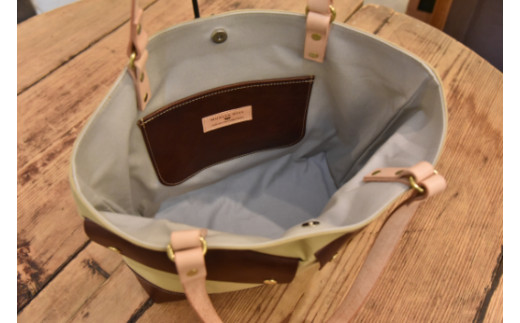 近江牛レザーと地産帆布で作った２ポケットトートバッグ