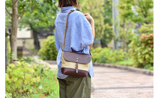 近江牛レザーと地産帆布で作ったショルダーバッグ　ダー