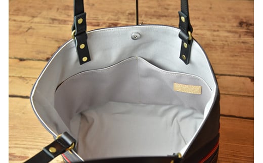 帆布と革のトートバッグ　近江牛レザー　地産帆布使用　