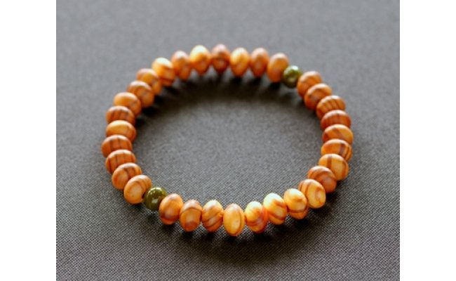 滋賀県伝統的工芸品認定の木珠　近江の数珠職人のブレス