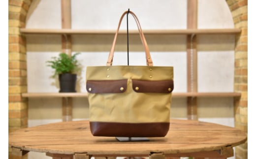 近江牛レザーと地産帆布で作った２ポケットトートバッグ