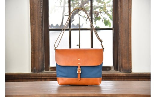 近江牛レザーと地産帆布で作ったショルダーバッグ　びわ