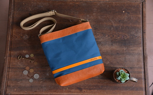 ハンドメイド　八幡帆布鞄　ショルダーバッグ　タテ型