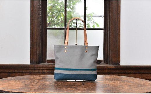 岡喜近江牛レザーと帆布のトートバッグ　グレー/琵琶湖ブ