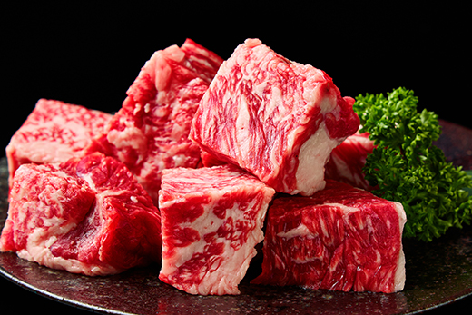 A5等級 未経産雌限定 特撰近江牛 角切り 500g 煮込み用【FO13W