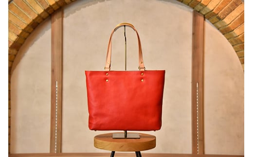 近江牛レザーを贅沢に使った　本革トートバッグ　ルビー