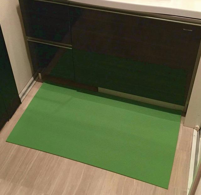 洗濯いらず、ずれない、抗菌 のふく楽 洗面マット（・洗面マット×2枚 ・長さ90cm 幅50cm 厚み5mm ・カラー:ライトグリーン）