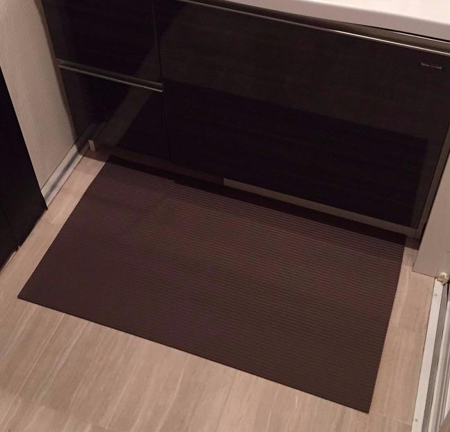 洗濯いらず、ずれない、抗菌 のふく楽 洗面マット（・洗面マット×2枚 ・長さ90cm 幅50cm 厚み5mm ・カラー:ダークブラウン）