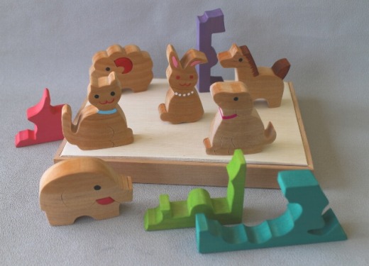 手作りの木工パズル アニマル
