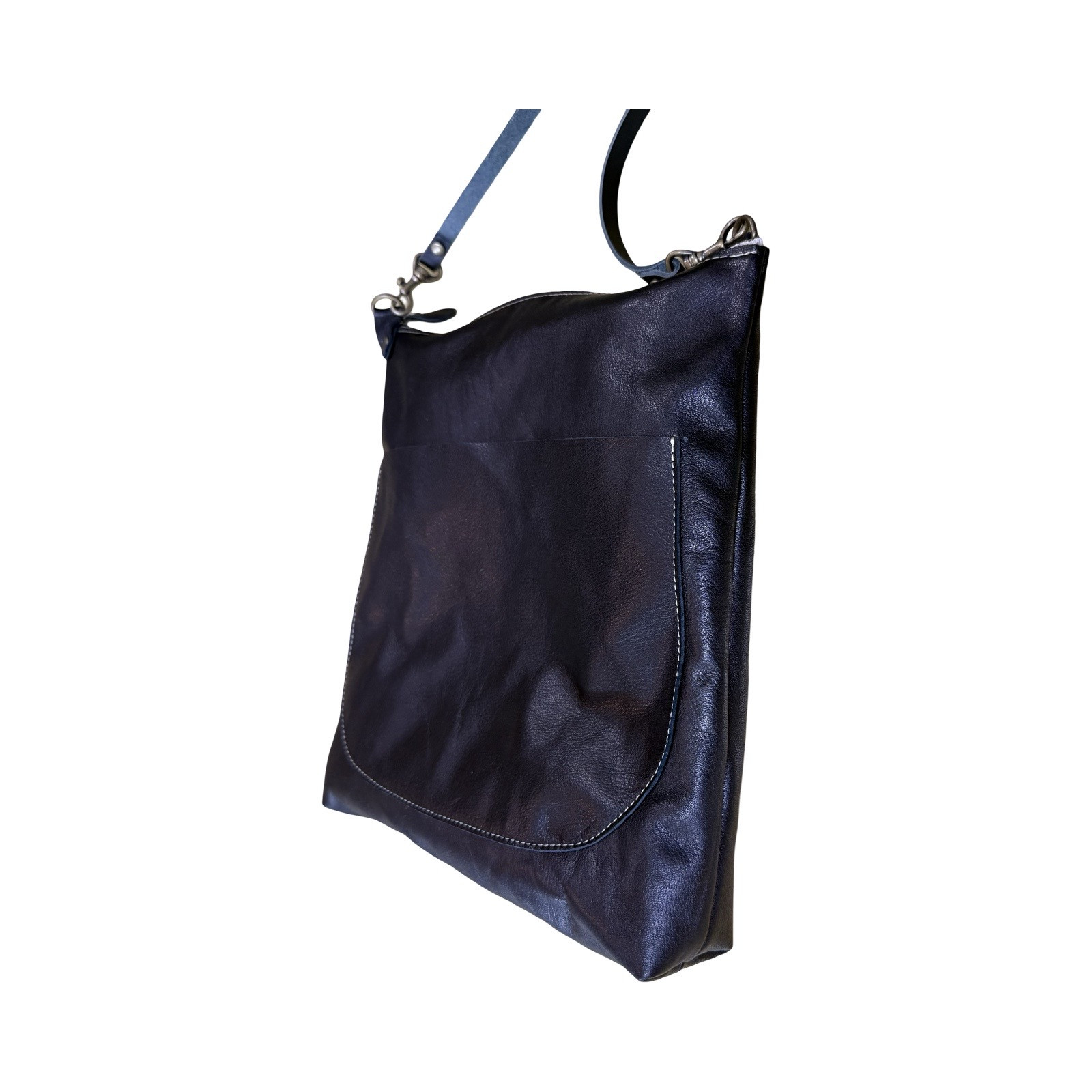 革・サコッシュ（ファスナー付き）［ブラック］