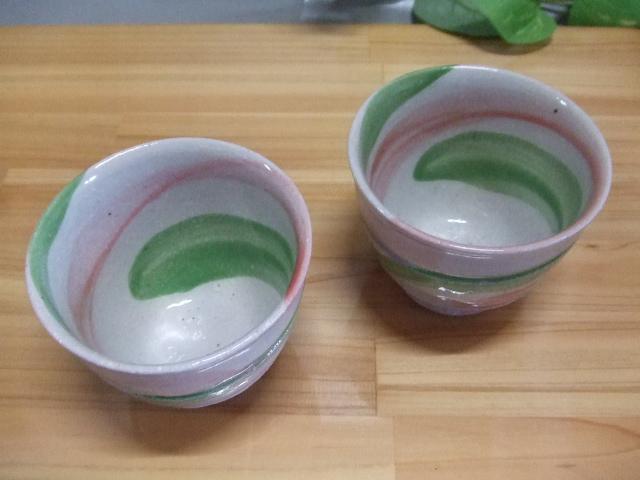 【信楽焼】ピンク＆グリーンペア湯呑（nwu-023）