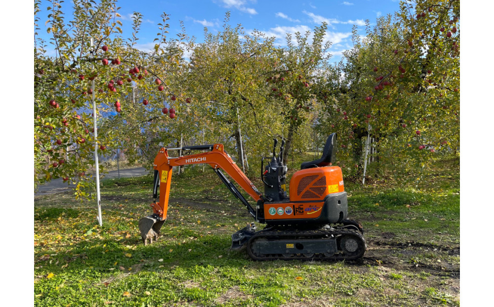 日立建機ティエラ　ミニショベル ZX8U-2