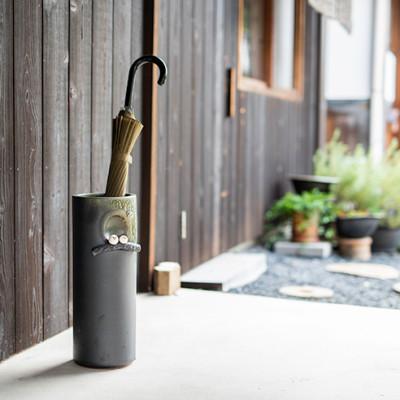 ビードロペアふくろう傘立　B155-01　信楽焼・明山