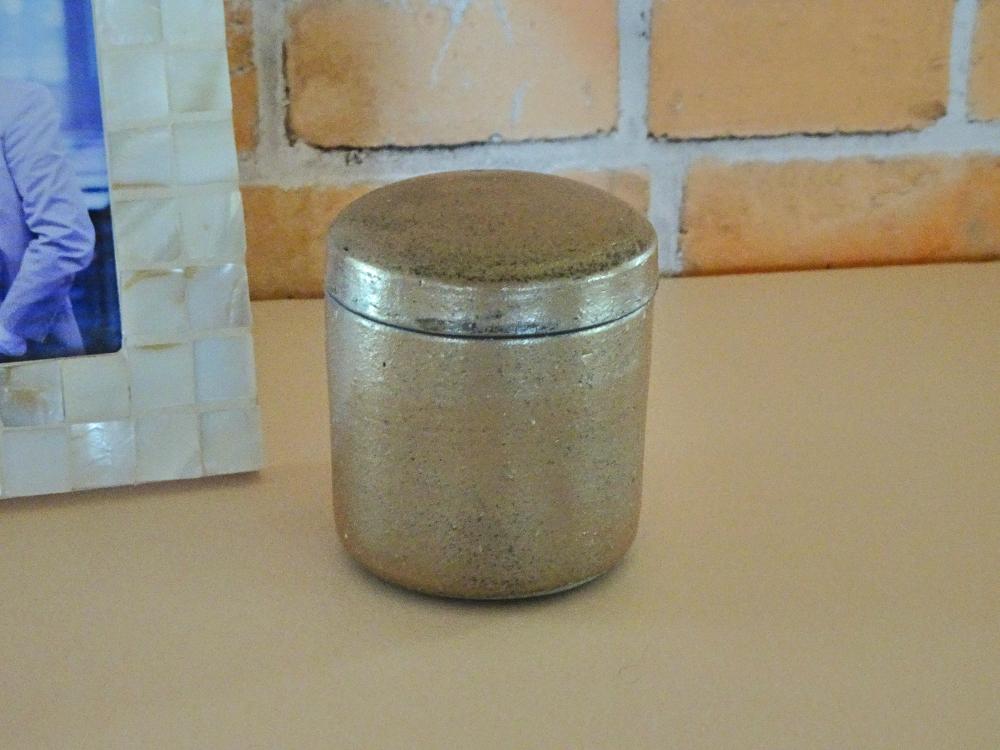 伝統工芸 信楽焼の手元供養 分骨用ミニ骨壺 ふるさと 凪 筒型 Sサイズ