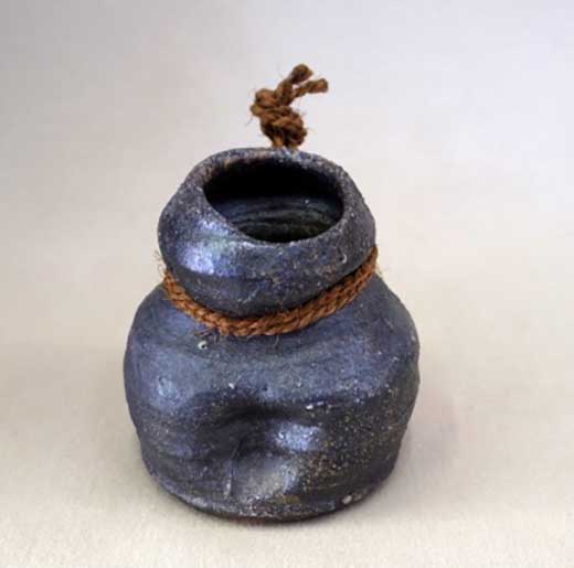 信楽焼 灰被りうずくまる