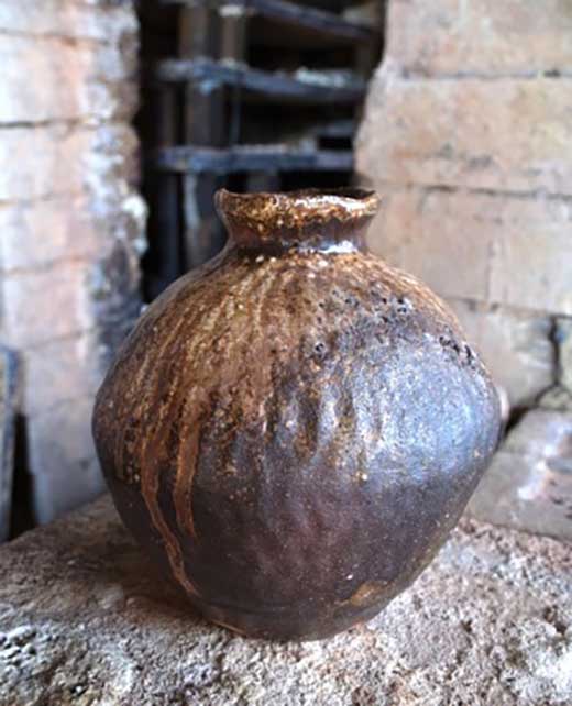 信楽焼 灰被捻り壷