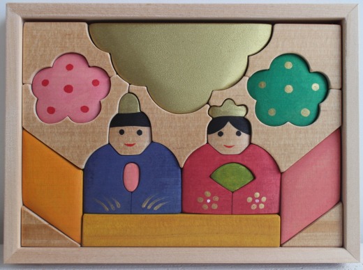 手作りの木工パズル 雛