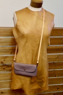 【本革】スマホも入るお財布ポシェット［パープル］