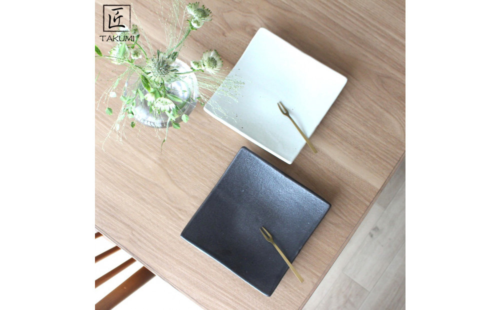 匠 －TAKUMI－【信楽焼】スクエアプレート2枚(ホワイト・ブラック)　mu-001