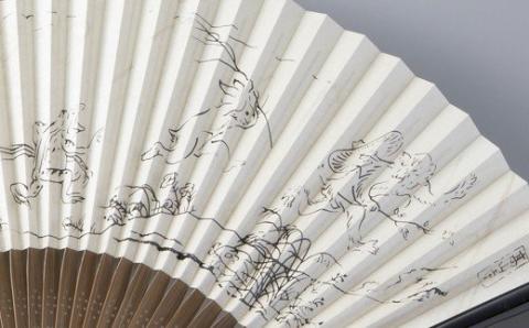 【L-574】鈴木扇子店 鳥獣戯画うるし画（親黒塗骨・仲唐木染骨・雲流紙） 7.2寸(約21.6cm）［高島屋選定品］