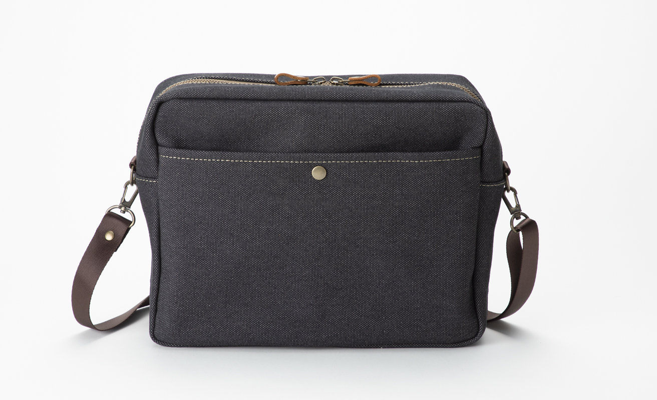 【J-248】ｋｉｉ工房　帆布かばん　ボックスショルダーＬサイズ 先染め黒【高島屋選定品】