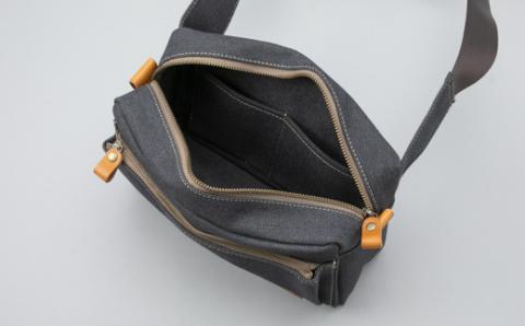 【J-190】ｋｉｉ工房　帆布かばん　ボディーバッグ　先染め黒 【高島屋選定品】
