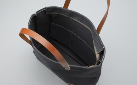 【J-199】Ｋｉｉ工房　帆布かばん　口裏ファスナー付き トート 大　先染め黒 【高島屋選定品】