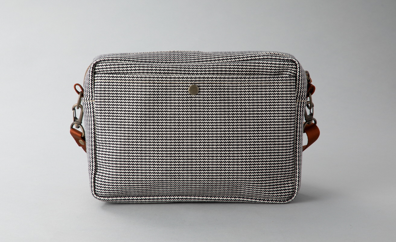 【J-236】ｋｉｉ工房　帆布かばん　ボックスショルダー　千鳥柄【高島屋選定品】