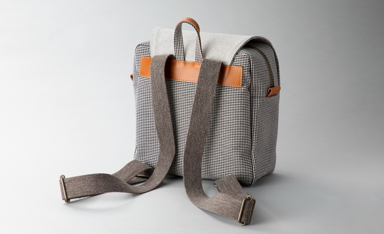 【J-239】ｋｉｉ工房　帆布かばん　かぶせプランプリュック　千鳥柄【高島屋選定品】