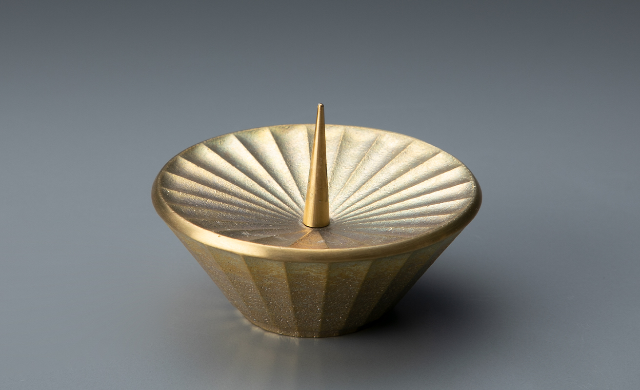 【L-952】大與　櫨の和ろうそく(2号50本入り)・真鍮の燭台『24』丸 セット［高島屋選定品］