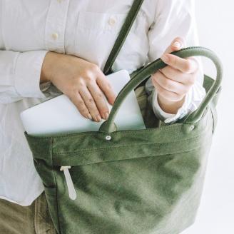 【J-445】HOSOIFUKUROMONO　ワイドトートバッグ　マスタード［高島屋選定品］