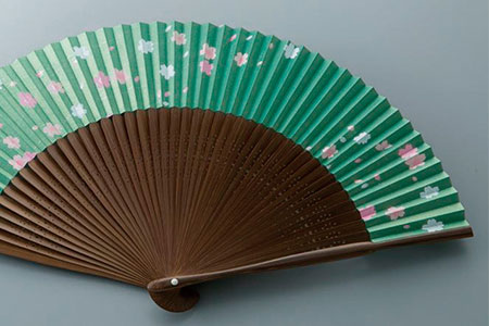 【L-557】鈴木扇子店 近江扇子 女性用 桜 緑地 ［高島屋選定品］
