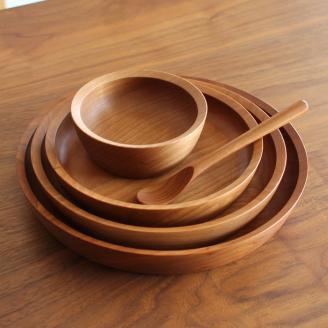 木の器 ベビー食器5点セット 家具工房ウノカ 滋賀県 東近江市 AO09 木の器 ベビー食器 5点セット 離乳食 ヨーグルト 赤ちゃん 子供 食器 木 ボウル プレート スプーン 大 中 小 カトラリー ギフト プレゼント 出産祝い 天然木 手作り