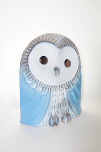 フクロウ置物「まなざし」（大）（ブルー、グリーン、イエロー、ピンク）　AF04　株式会社 布引焼窯元
