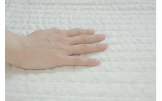 近江ちぢみ パッドシーツ ダブル 麻絲商会 滋賀県 東近江市 H-C01 夏 寝具 麻 洗える 涼しい さらさら 吸湿 速乾 快適 清潔 高品質 日本製 肌触り 爽やか シボ 熱帯夜 快眠