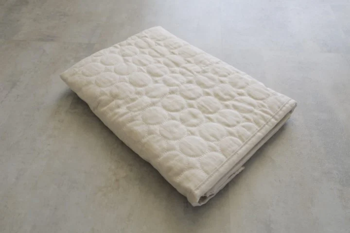 「近江の麻」ベビーパッド 麻絲商会 滋賀県 東近江市 B-D05 ベビー 敷きパッド 赤ちゃん 新生児 子供 寝具 麻 リネン オーガニック 天然素材 吸湿性 放湿性 涼しい 快適 夏 出産祝い プレゼント ギフト お昼寝 ソファ 日本製 高品質