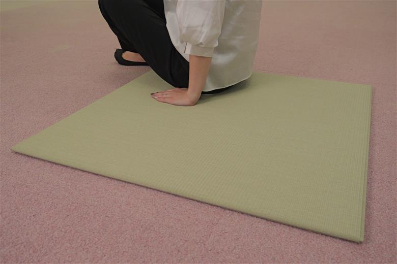 半畳 へりなし置き畳 1枚 畳増 滋賀県 東近江市 E22 半畳 へりなし 置き畳 畳 ユニット畳 フローリング 和室 和モダン インテリア リフォーム 簡単 設置 汚れにくい 人工畳表 国産 日本製
