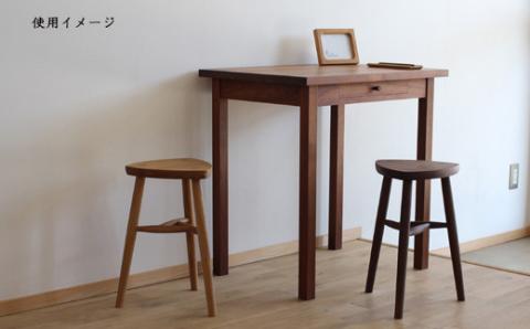 木の家具 三角スツール ウォールナット材 家具工房ウノカ 滋賀県 東近江市 AF05 木の家具 三角スツール ウォールナット材 スツール 椅子 チェア ベンチ キッチン 玄関 ベッドサイド インテリア デザイン 木工 無垢材 手作り おしゃれ シンプル ナチュラル