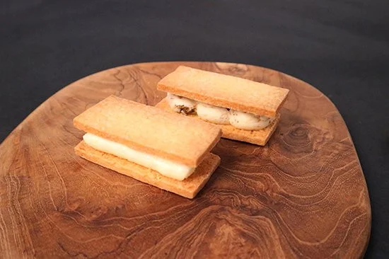 いちじく・大吟醸酒粕バターサンド12個セット 社会福祉法人あゆみ福祉会(工房しゅしゅ) 滋賀県 東近江市 A-C09 バターサンド サンド スイーツ 洋菓子 焼き菓子 ギフト