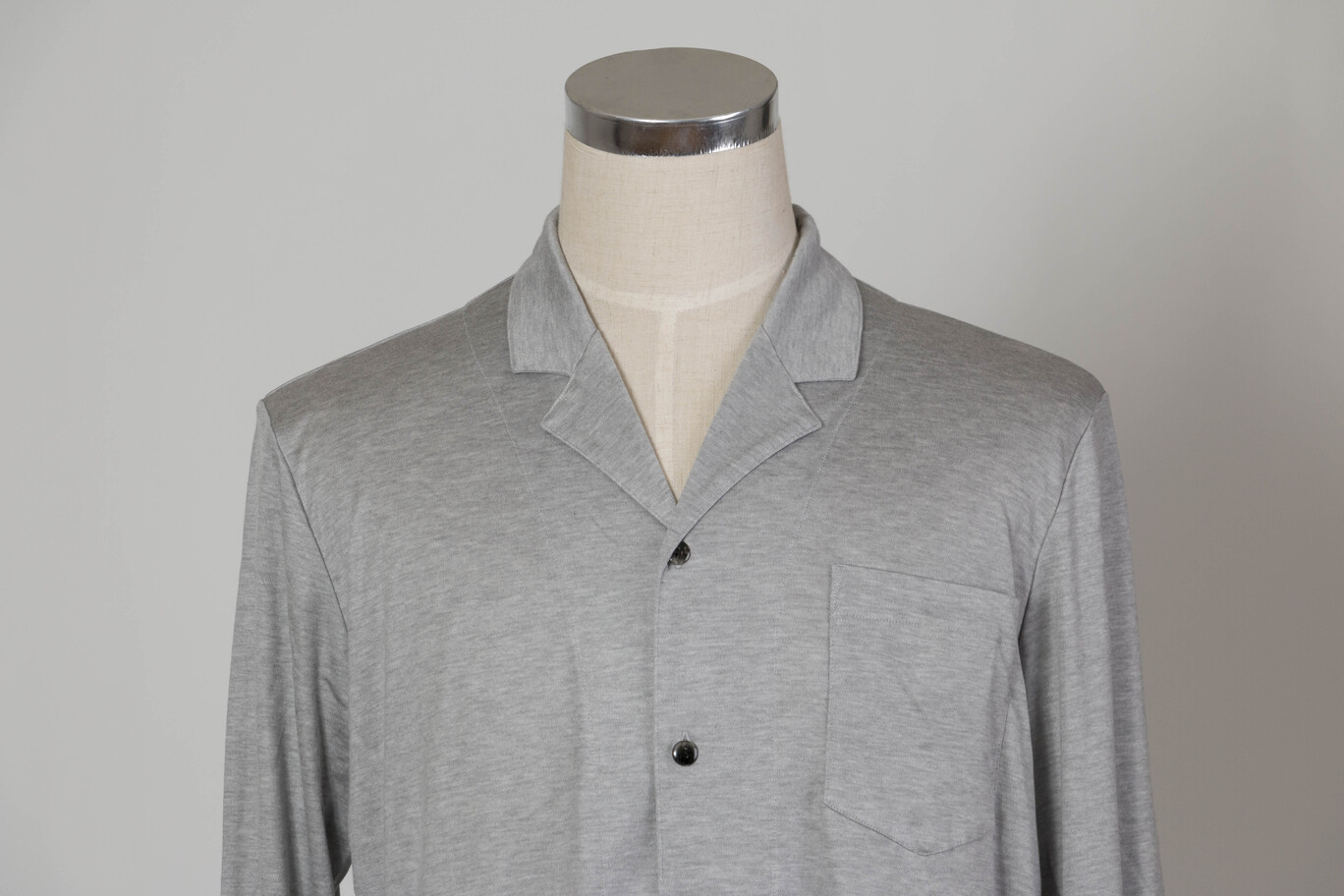 リヨセル＆シルク テーラーカラー前開き メンズパジャマ 株式会社ラブリー 滋賀県 東近江市 F-A02 紳士 男性用 ルームウェア 部屋着 上下セット 快眠 肌触りなめらか