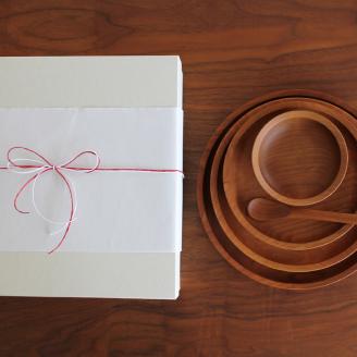 木の器 ベビー食器5点セット 家具工房ウノカ 滋賀県 東近江市 AO09 木の器 ベビー食器 5点セット 離乳食 ヨーグルト 赤ちゃん 子供 食器 木 ボウル プレート スプーン 大 中 小 カトラリー ギフト プレゼント 出産祝い 天然木 手作り