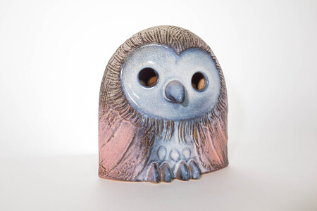 フクロウ置物「まなざし」(小)（ブルー、グリーン、イエロー、ピンク）　B-D08　株式会社 布引焼窯元