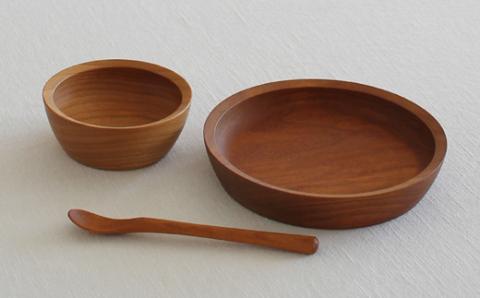 木の器 ベビーボウル・プレート・スプーン3点セット 家具工房ウノカ 滋賀県 東近江市 D-F01 木の器 ベビーボウル プレート スプーン 3点セット 離乳食 ヨーグルト 赤ちゃん 子供 食器 木 スープ皿 皿 カトラリー ギフト プレゼント 出産祝い 天然木 手作り